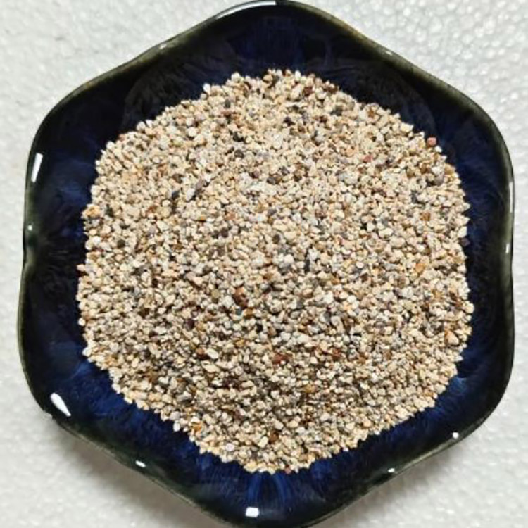 Fúzovaný mullit a spinel